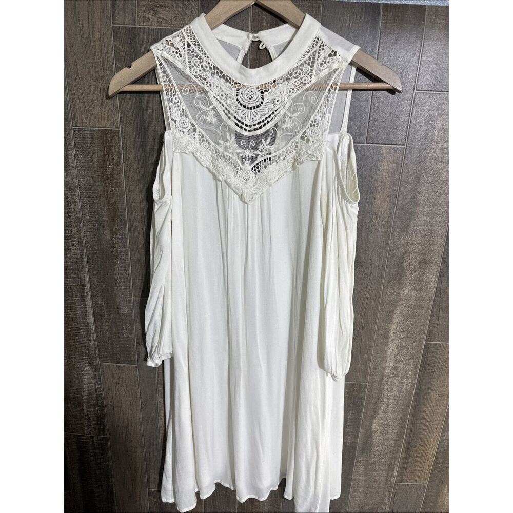 As You Wish Short Sleeve Peekaboo Shoulder Dress Size Medium‎